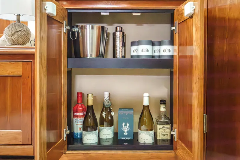 Slide: The Image of Luxury yacht bar cabinet with assorted beverages, 2004 Cruisers Yachts 540 Express. - 50
