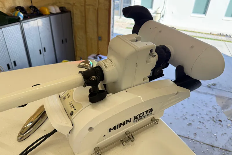 Slide: The Image of Minn Kota Terrova motor on 2022 Parker 2501 Center Console boat. - 80