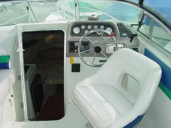 Slide: The Image of Rinker 260 Fiesta Vee 1992 - 3