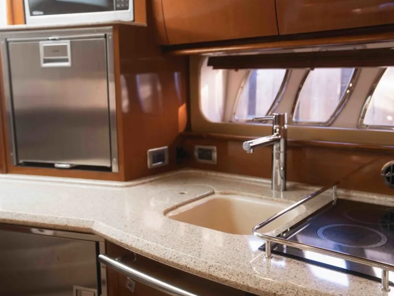 Slide: The Image of Sea Ray 380 Sundancer 2008 - 18