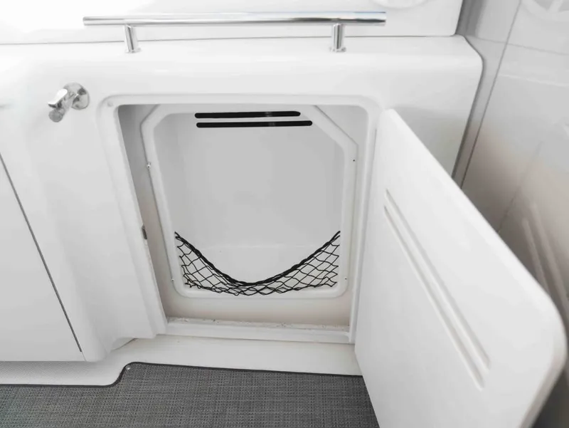 Slide: The Image of Sea Ray 380 Sundancer 2008 - 33