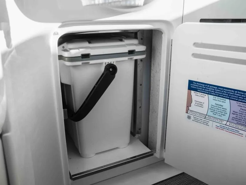 Slide: The Image of Sea Ray 380 Sundancer 2008 - 38