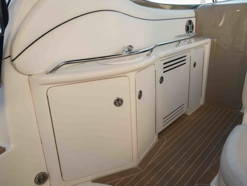 Slide: The Image of Sea Ray 360 Sundancer 2004 - 14
