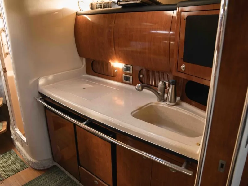 Slide: The Image of Sea Ray 360 Sundancer 2004 - 19