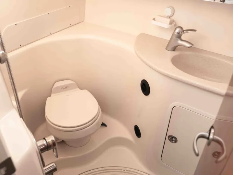 Slide: The Image of Sea Ray 360 Sundancer 2004 - 21