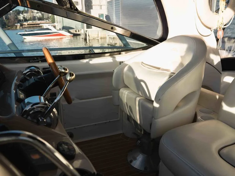 Slide: The Image of Sea Ray 360 Sundancer 2004 - 25