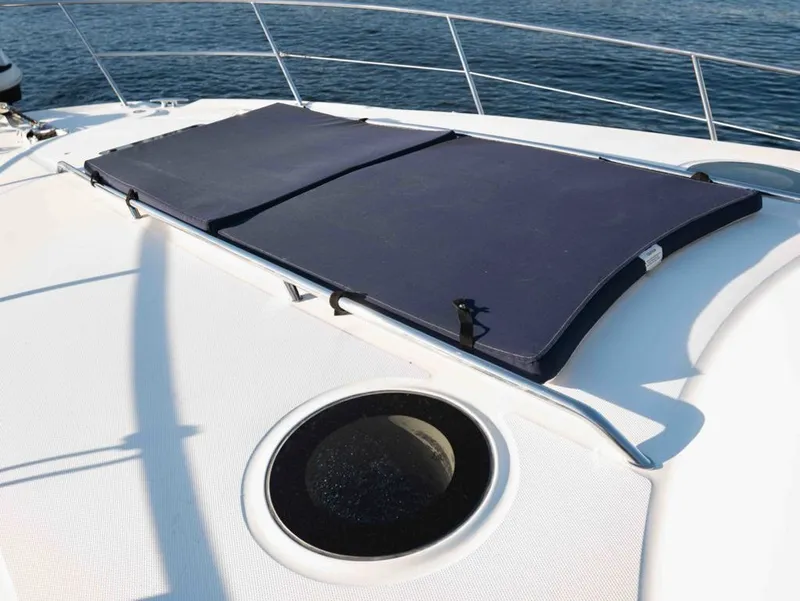 Slide: The Image of Sea Ray 360 Sundancer 2004 - 27