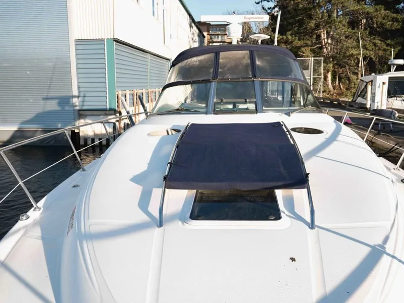 Slide: The Image of Sea Ray 360 Sundancer 2004 - 28