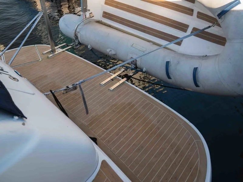 Slide: The Image of Sea Ray 360 Sundancer 2004 - 9