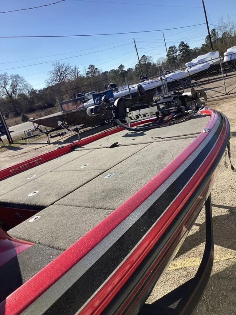 Slide: The Image of Skeeter FX21 2018 - 13