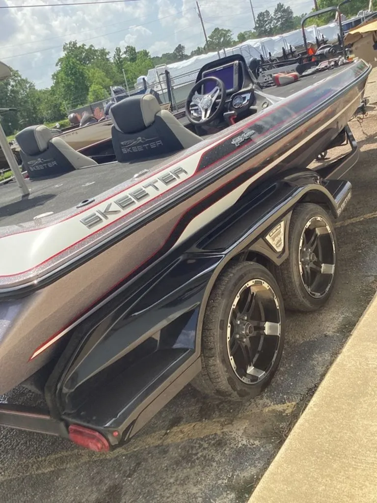 Slide: The Image of Skeeter FX21 2018 - 69