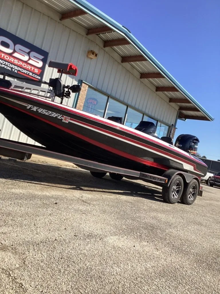Slide: The Image of Skeeter ZX250 2019 - 15