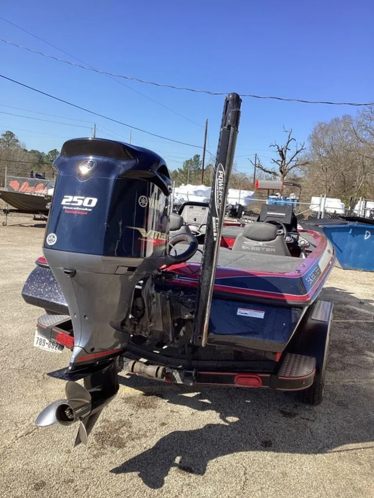 Slide: The Image of Skeeter ZX250 2019 - 3