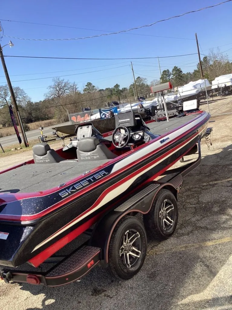 Slide: The Image of Skeeter ZX250 2019 - 4