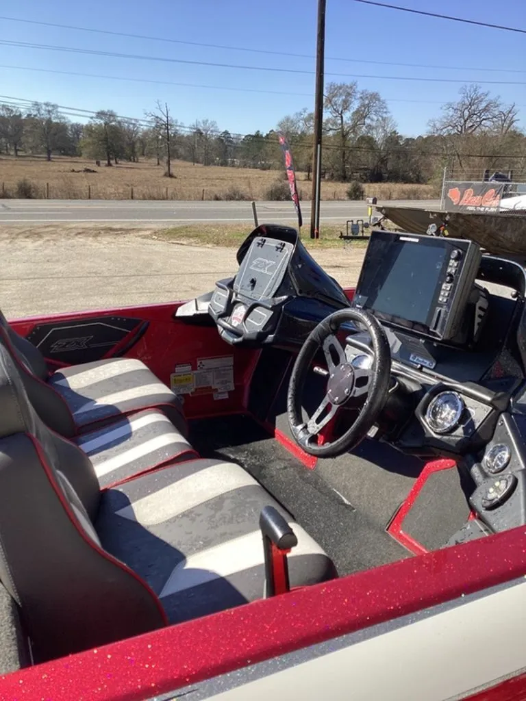 Slide: The Image of Skeeter ZX250 2019 - 6