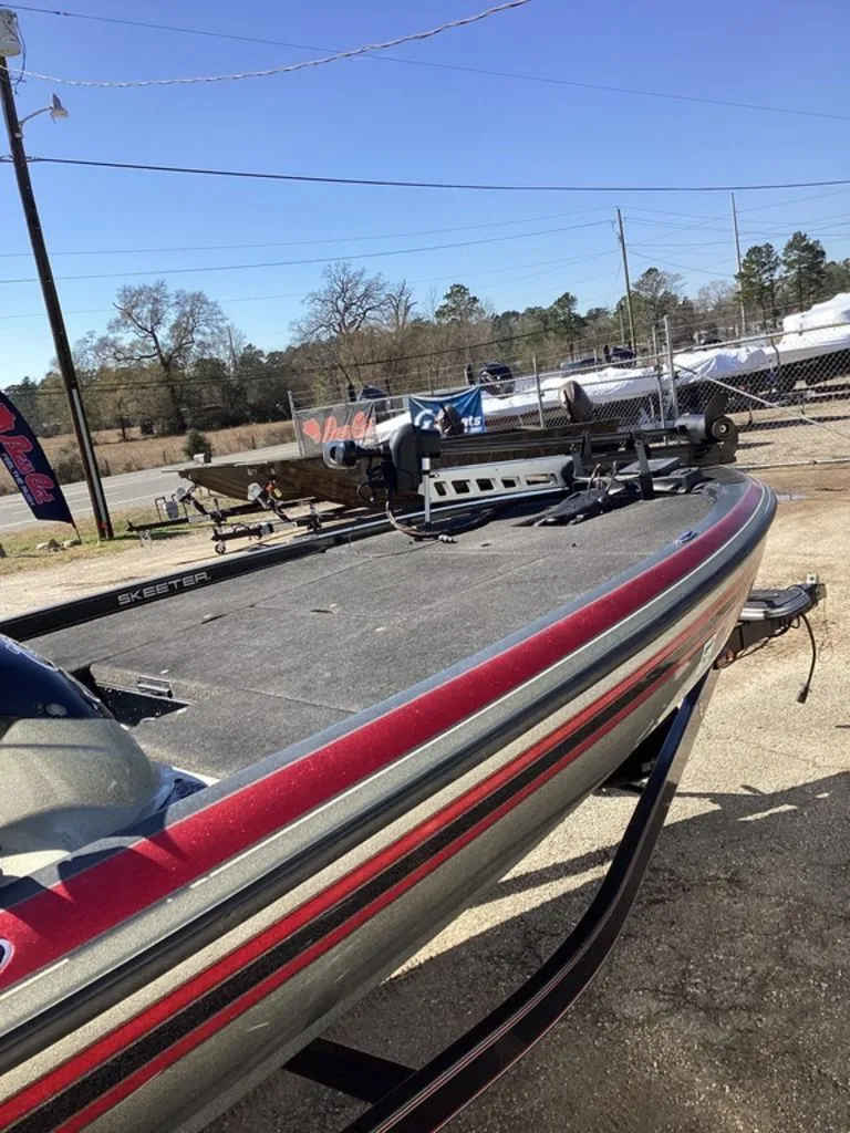 Slide: The Image of Skeeter 20i 2008 - 10