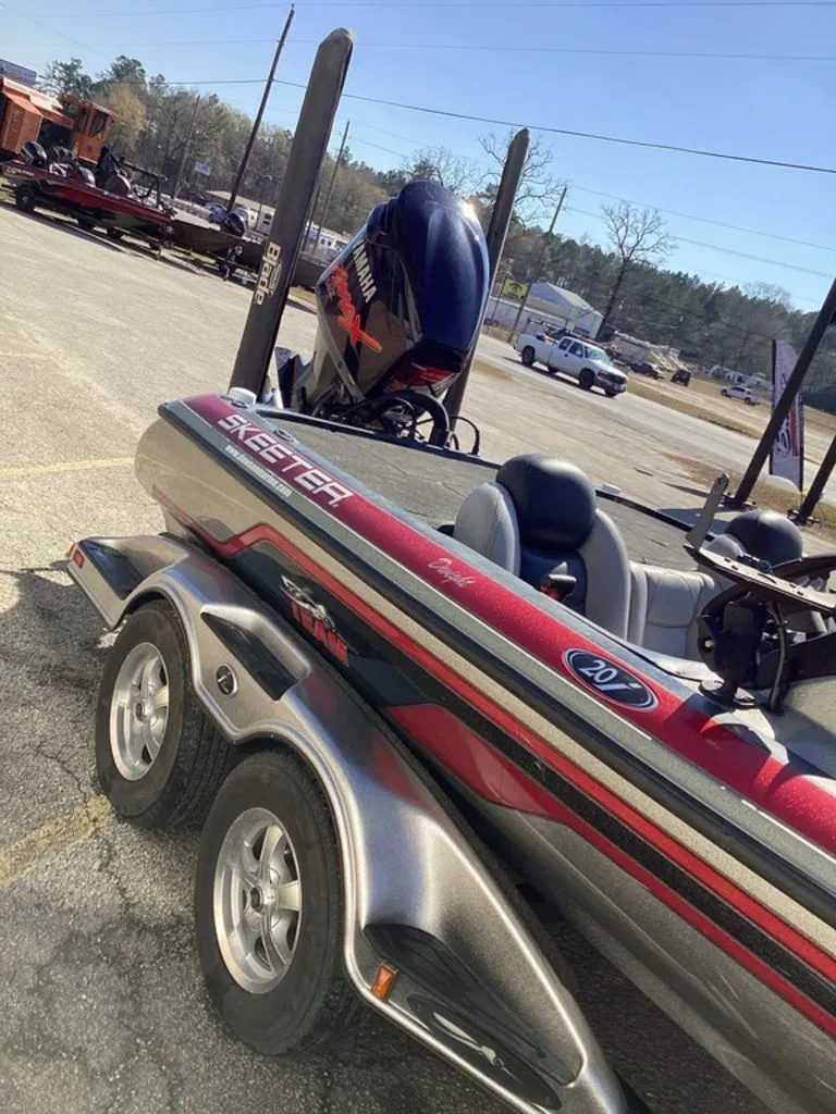 Slide: The Image of Skeeter 20i 2008 - 11