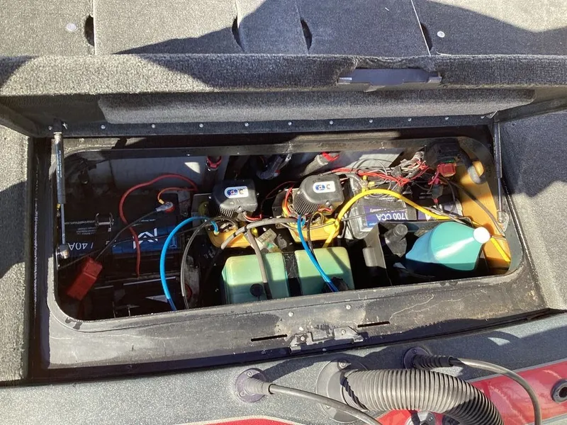 Slide: The Image of Skeeter 20i 2008 - 17