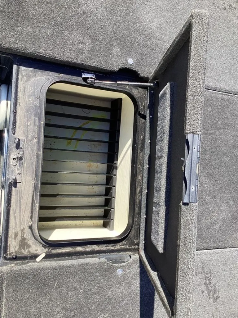 Slide: The Image of Skeeter 20i 2008 - 28