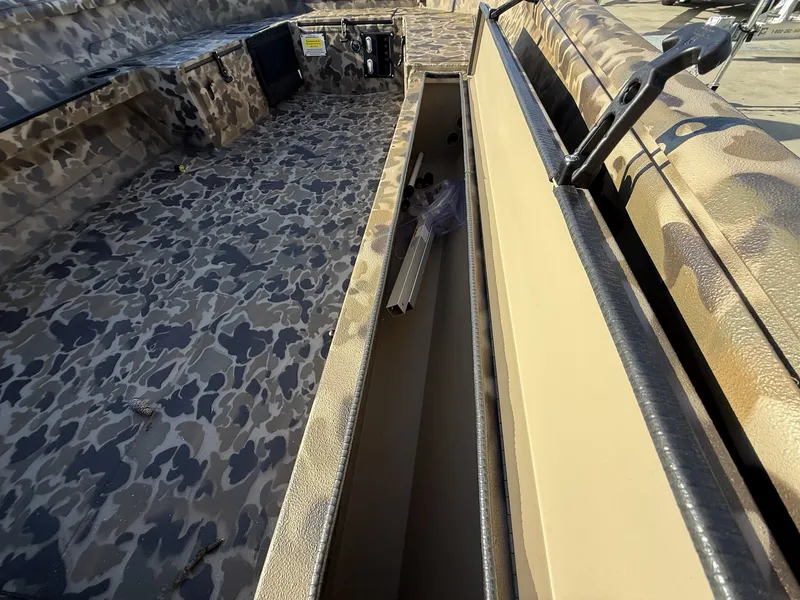 Slide: The Image of Excel 1751 Viper F4 2026 - 3