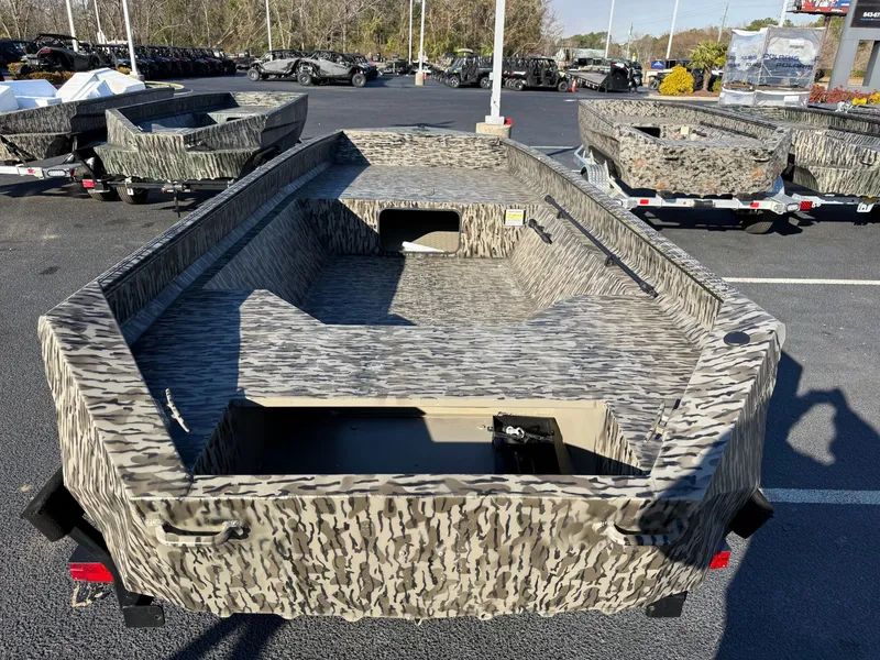 Slide: The Image of Edge Boats 656 SPORTSMAN 2026 - 3