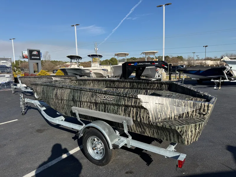 Slide: The Image of Edge Boats 553 DB Sportsman 2026 - 2