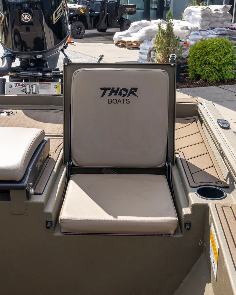 Slide: The Image of Thor Lake Hammer 1900CC 2025 - 10