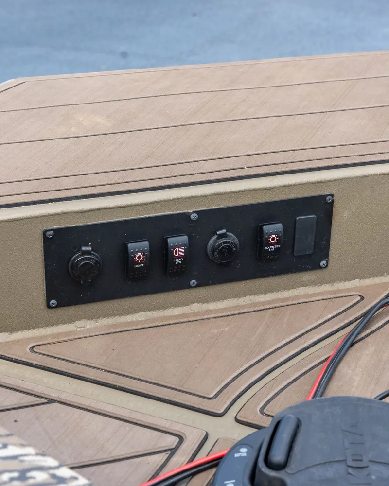 Slide: The Image of Thor Lake Hammer 1900CC 2025 - 16