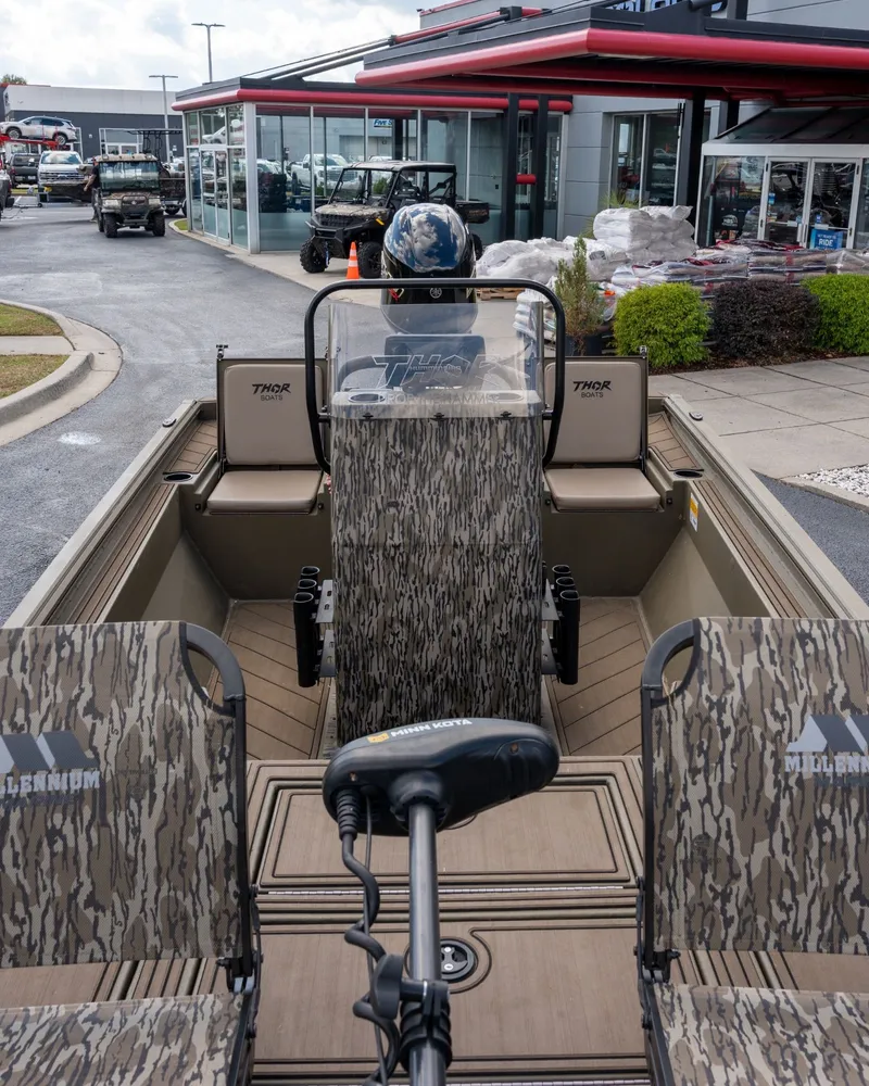 Slide: The Image of Thor Lake Hammer 1900CC 2025 - 17