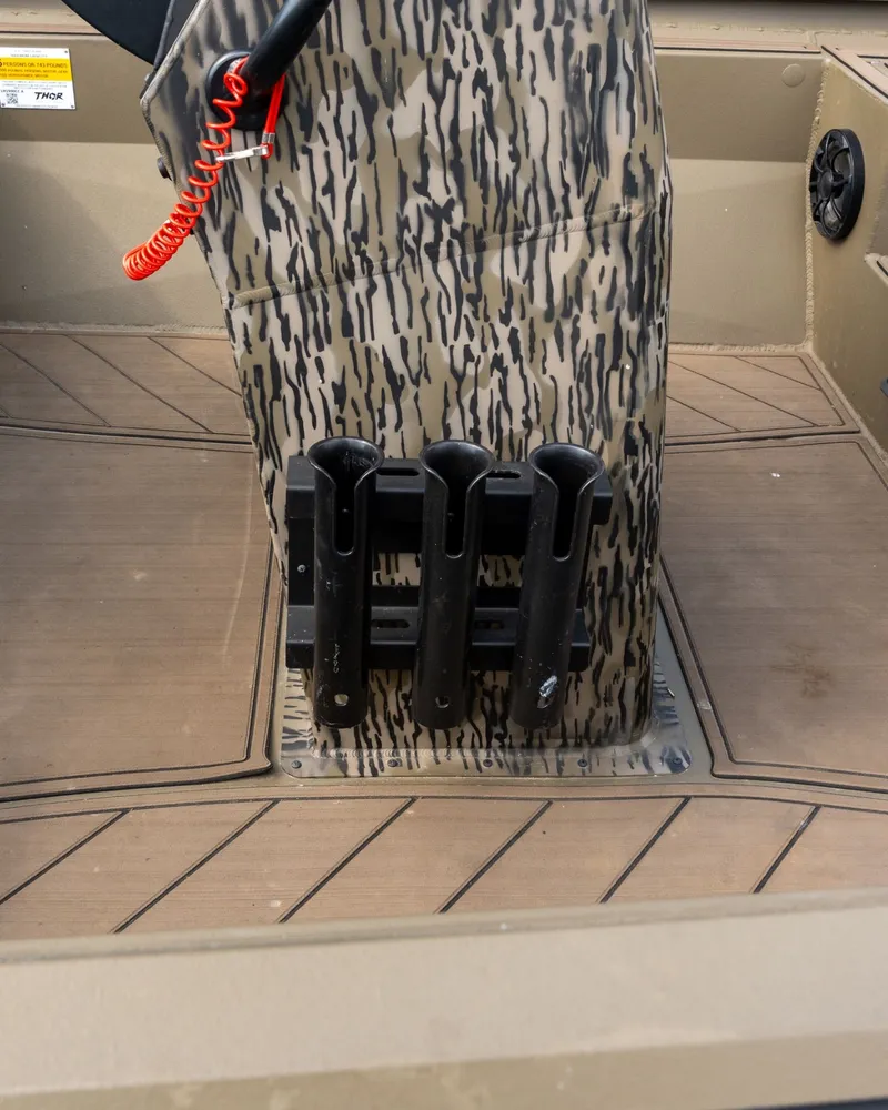 Slide: The Image of Thor Lake Hammer 1900CC 2025 - 19