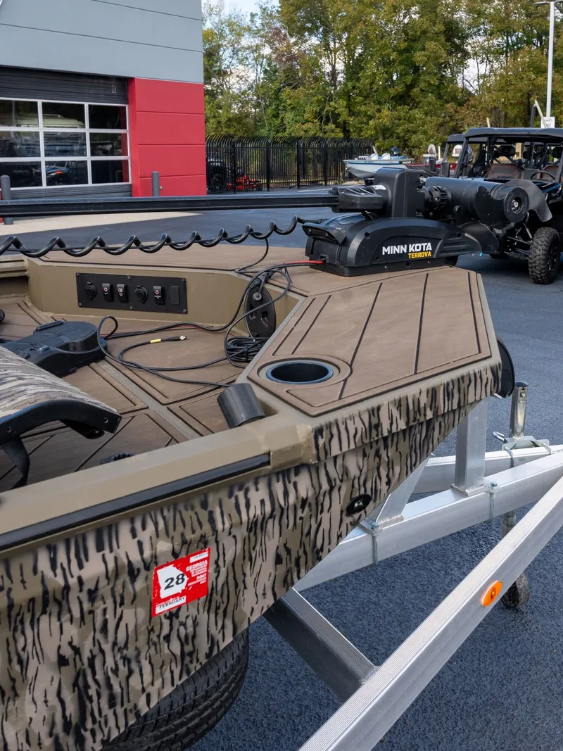 Slide: The Image of Thor Lake Hammer 1900CC 2025 - 23