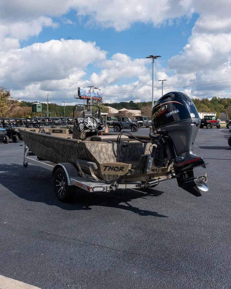 Slide: The Image of Thor Lake Hammer 1900CC 2025 - 4