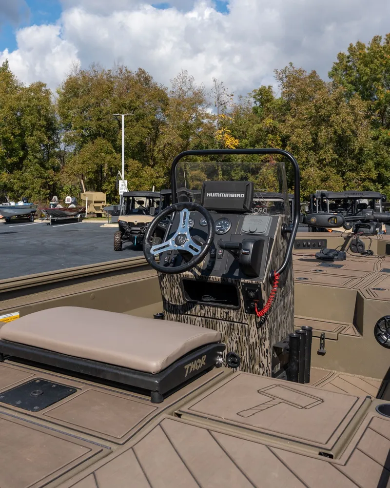 Slide: The Image of Thor Lake Hammer 1900CC 2025 - 8