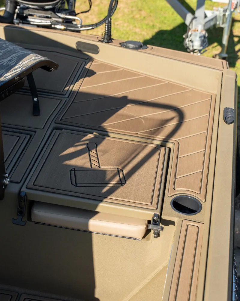 Slide: The Image of Thor LAKE HAMMER 1900 CC 2026 - 25