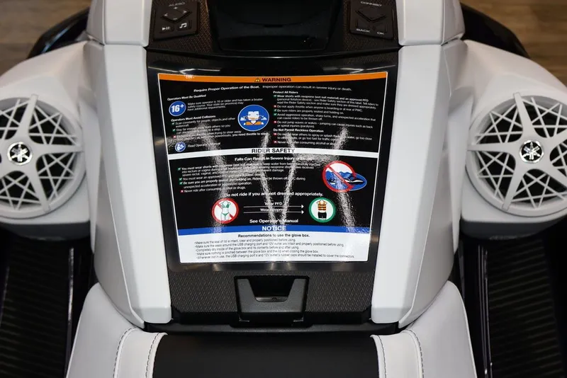 Slide: The Image of Yamaha WaveRunners VX® 2026 control panel with safety instructions. - 19