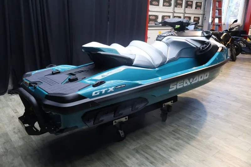 Slide: The Image of Sea-Doo GTX Limited 325 2026 - 4