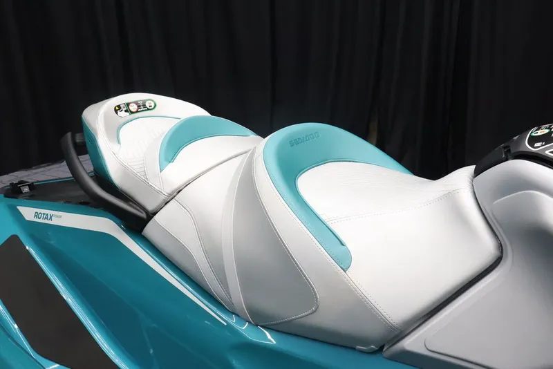 Slide: The Image of Sea-Doo GTX Limited 325 2026 - 5