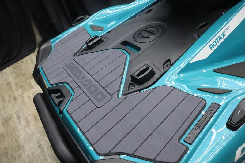 Slide: The Image of Sea-Doo GTX Limited 325 2026 - 6