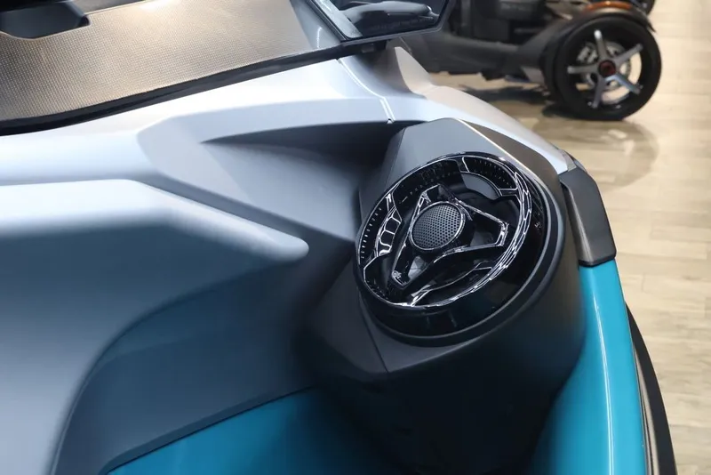 Slide: The Image of Sea-Doo GTX Limited 325 2026 - 7