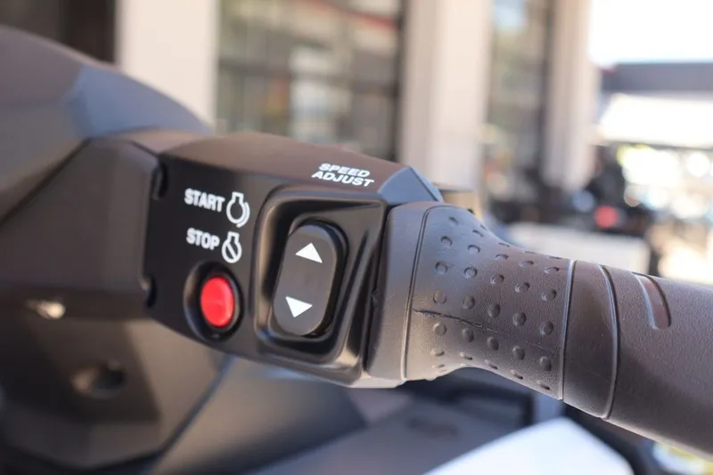 Slide: The Image of Close-up of Yamaha WaveRunners VX-C® 2026 control handle. - 7
