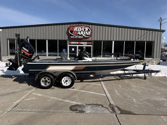 The Image of Skeeter ZX200 2002 - 1