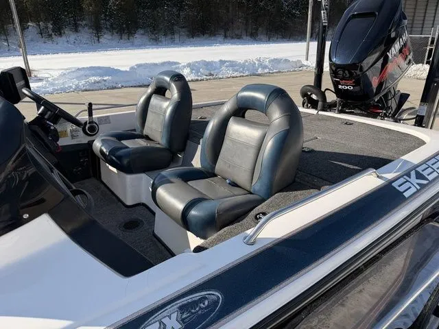 Slide: The Image of Skeeter ZX200 2002 - 13