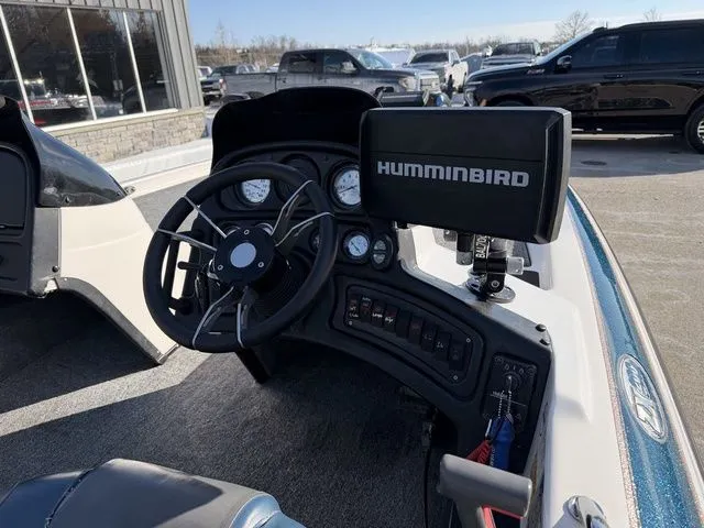 Slide: The Image of Skeeter ZX200 2002 - 5