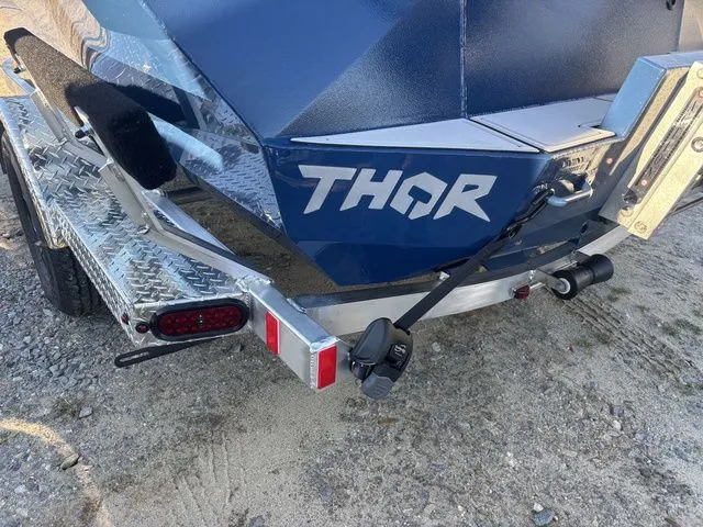 Slide: The Image of Thor 1900 Lake Hammer Center Console Elite 2026 - 24