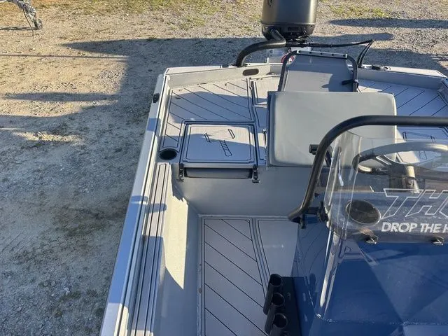 Slide: The Image of Thor 1900 Lake Hammer Center Console Elite 2026 - 26