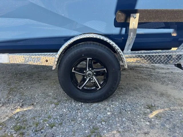 Slide: The Image of Thor 1900 Lake Hammer Center Console Elite 2026 - 28