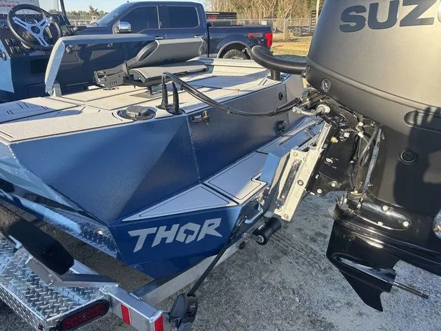 Slide: The Image of Thor 1900 Lake Hammer Center Console Elite 2026 - 7