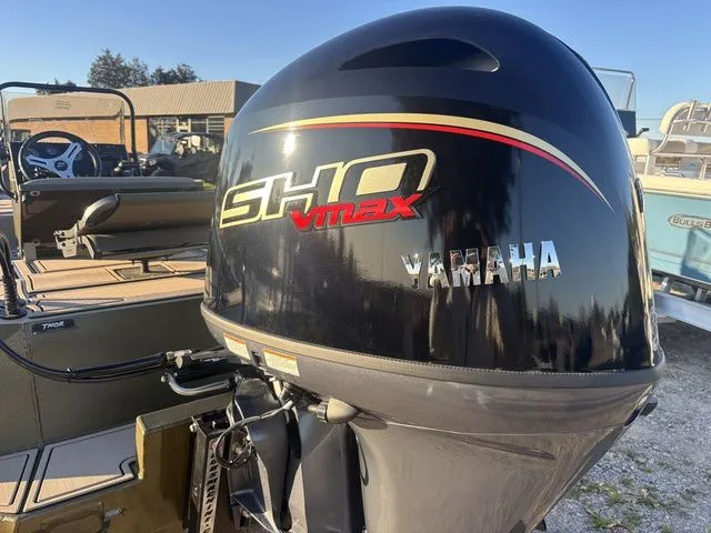 Slide: The Image of Thor 1900 Lake Hammer Center Console Elite 2026 - 10