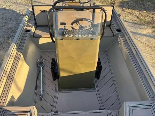 Slide: The Image of Thor 1900 Lake Hammer Center Console Elite 2026 - 27