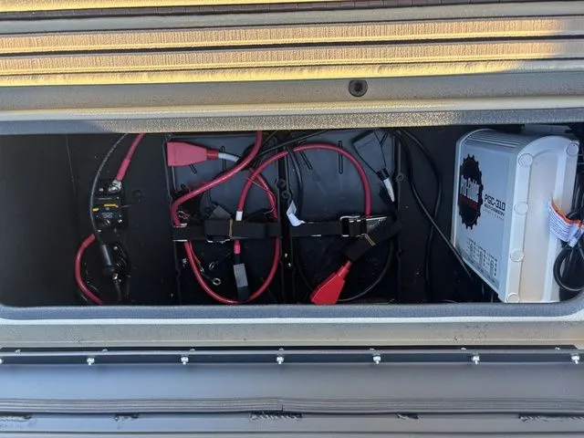 Slide: The Image of Thor 1900 Lake Hammer Center Console Elite 2026 - 29